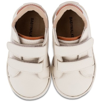 ΣΝΙΚΕΡ ΜΕ ΔΙΠΛΗ ΜΠΑΡΕΤΑ