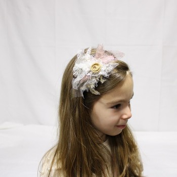 ΚΟΡΔΕΛΑ ΜΕ ΛΟΥΛΟΥΔΙ ΛΙΝΑΤΣΑ