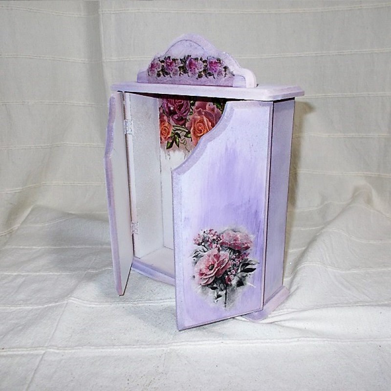 ΚΛΕΙΔΟΘΗΚΗ ΜΕ ΤΡΙΑΝΤΑΦΥΛΛΑ