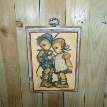 ΚΑΔΡΟ ΜΕ ΑΓΟΡΙ ΚΑΙ ΚΟΡΙΤΣΙ