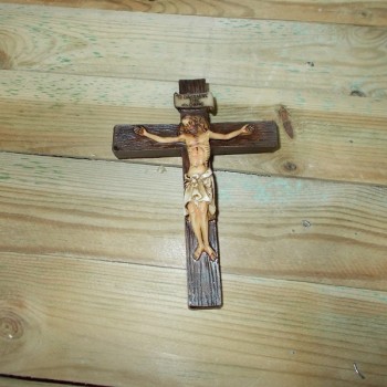 ΣΤΑΥΡΟΙ ΑΠΟ ΠΟΛΥΕΣΤΕΡΑ