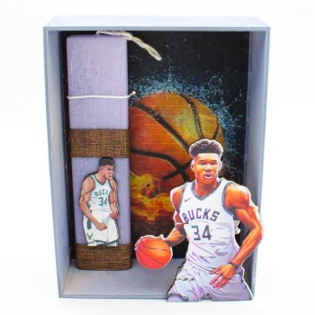 ΛΑΜΠΑΔΑ ΣΕ ΚΟΥΤΙ ΜΕ ΦΙΓΟΥΡΑ ΤΟΥ ADETOKUNBO