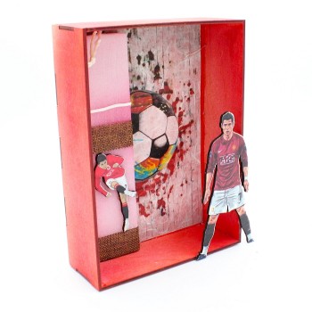 ΛΑΜΠΑΔΑ ΣΕ ΚΟΥΤΙ ΜΕ ΦΙΓΟΥΡΑ ΤΟΥ RONALDO