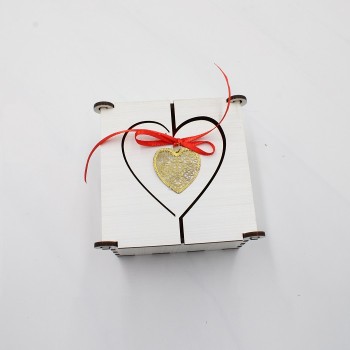 ΚΟΥΤΑΚΙ ΜΕ ΜΠΡΕΛΟΚ ΚΑΙ ΚΑΡΔΙΑ