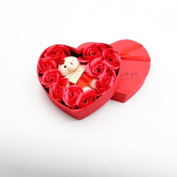 ΑΡΚΟΥΔΑΚΙ ΣΕ ΚΟΥΤΙ ΚΑΡΔΙΑ