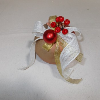 ΡΟΔΙ ΜΕ ΧΡΙΣΤΟΥΓΕΝΝΙΑΤΙΚΗ ΜΠΑΛΑ