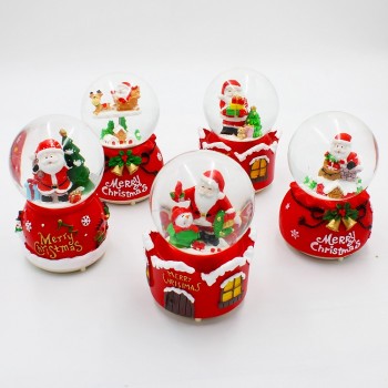 ΧΙΟΝΟΜΠΑΛΕΣ ΜΕ ΑΓΙΟΒΑΣΙΛΗΔΕΣ