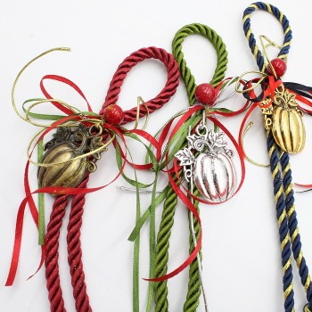 ΚΡΕΜΑΣΤΟ ΓΟΥΡΙ ΜΕ ΚΟΛΟΚΥΘΑ