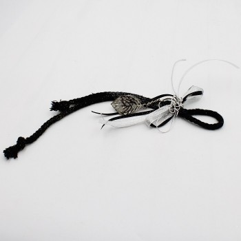 ΚΡΕΜΑΣΤΟ ΜΕ ΦΥΛΛΟ