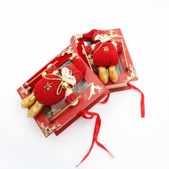 ΧΡΙΣΤΟΥΓΕΝΝΙΑΤΙΚΟ ΔΩΡΟ ΜΕ ΚΟΥΤΙ-ΒΙΒΛΙΟ