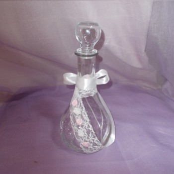 ΚΑΡΑΦΕΣ ΣΤΟΛΙΣΜΕΝΕΣ