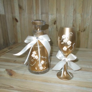 ΚΑΡΑΦΑ ΚΑΙ ΠΟΤΗΡΙ ΜΕ ΧΡΥΣΕΣ ΑΠΟΧΡΩΣΕΙΣ ΚΑΡΑΦΑ ΚΑΙ ΠΟΤΗΡΙ ΜΕ ΧΡΥΣΕΣ ΑΠΟΧΡΩΣΕΙΣ