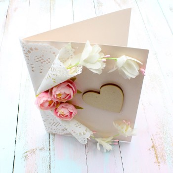 ΕΥΧΕΤΗΡΙΑ ΚΑΡΤΑ ΜΕ ΛΟΥΛΟΥΔΙΑ ΕΥΧΕΤΗΡΙΑ ΚΑΡΤΑ ΜΕ ΛΟΥΛΟΥΔΙΑ