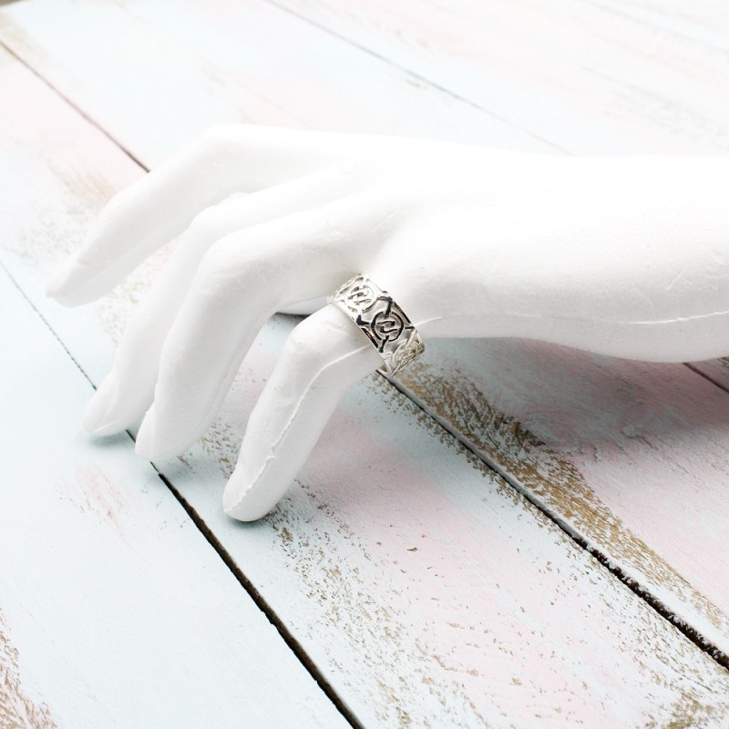 ΔΑΧΤΥΛΙΔΙ ΜΕ ΣΧΕΔΙΑ