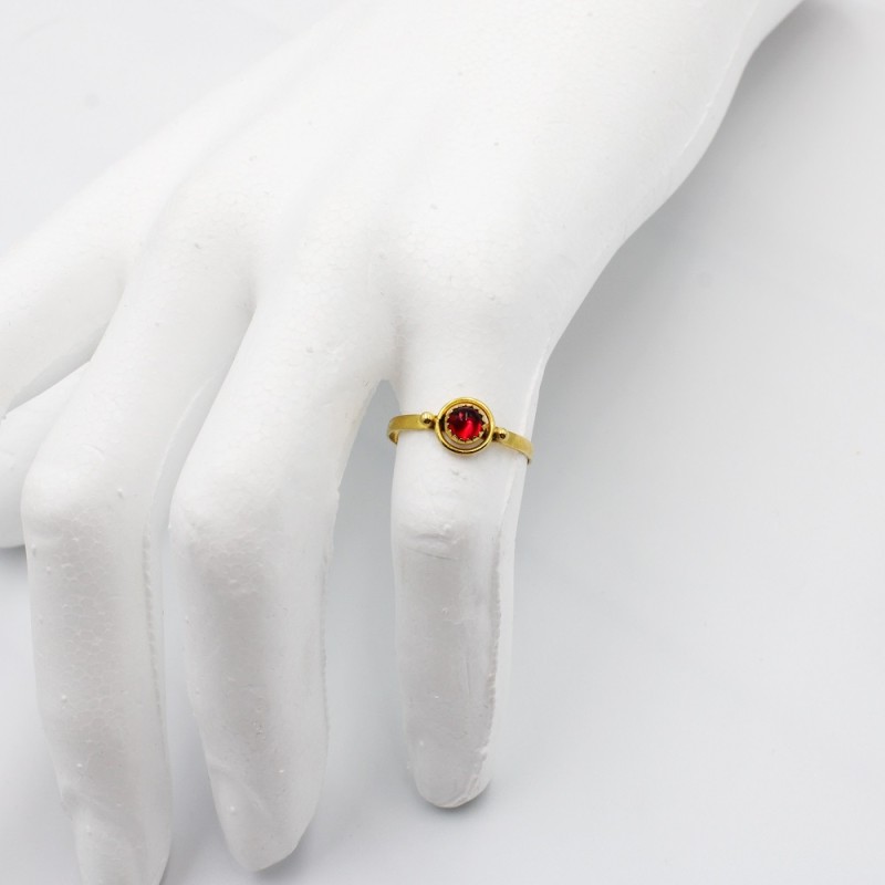 ΧΡΥΣΟ ΔΑΧΤΥΛΙΔΑΚΙ ΜΕ ΚΟΚΚΙΝΗ ΠΕΤΡΑ