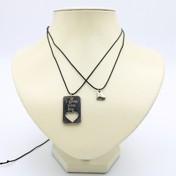 ΔΥΟ ΚΟΣΜΗΜΑΤΑ ΛΑΙΜΟΥ ΠΛΑΚΑ ΜΕ ΚΑΡΔΙΑ