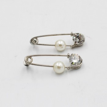 ΣΚΟΥΛΑΡΙΚΙΑ ΜΕ ΠΕΡΛΕΣ ΚΑΙ ΣΤΡΑΣ