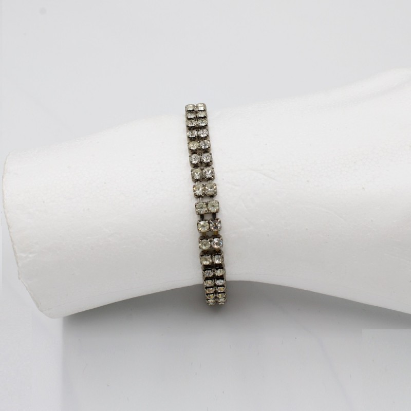 ΒΡΑΧΙΟΛΙ ΜΕ ΣΤΡΑΣ