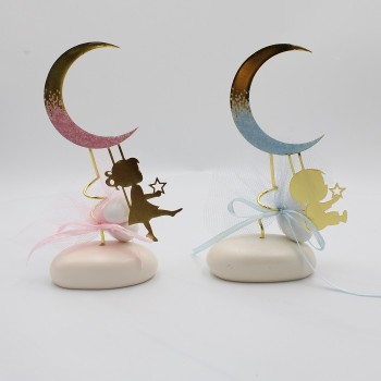 ΜΠΟΜΠΟΝΙΕΡΕΣ ΜΕ ΠΑΙΔΑΚΙΑ ΣΤΟ ΦΕΓΓΑΡΙ